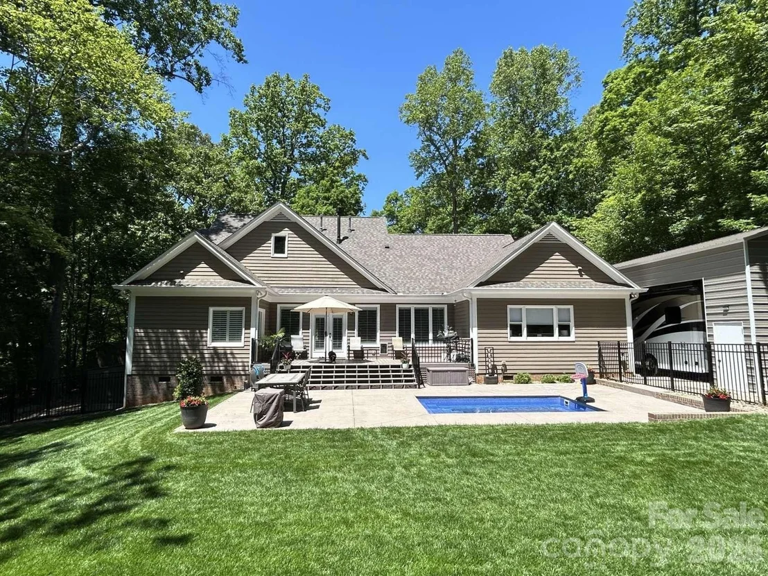 Photo of 8152 Deep Water Lane