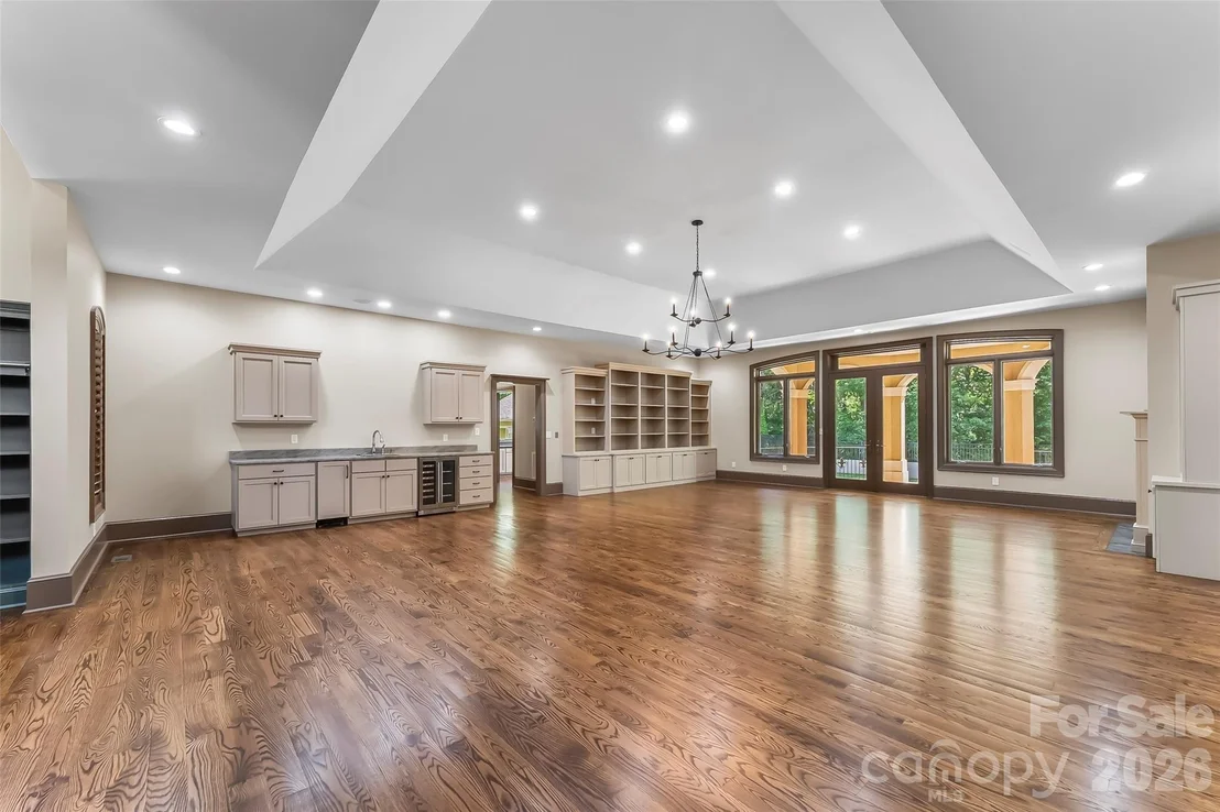 Photo of 1090 Pearidge Road