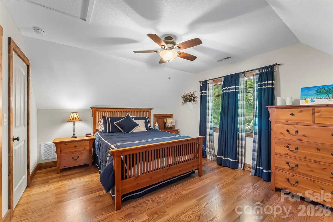 Photo of 590 Larkhaven Drive