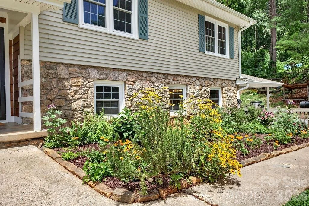 Photo of 23 Clearbrook Road