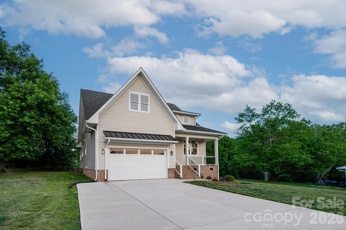 Photo of 102 Starmount Drive