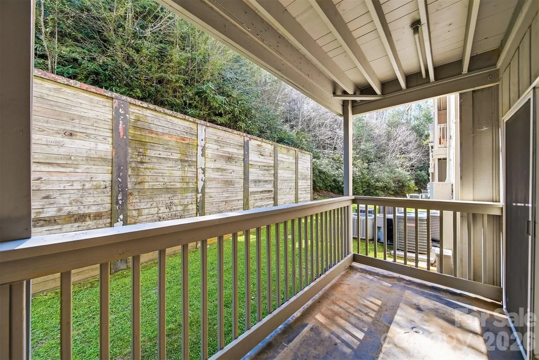 Photo of 800 Meadowview Drive