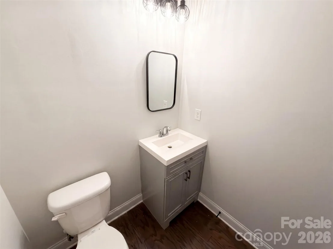 Photo of 7020 Chrysanthemum Road