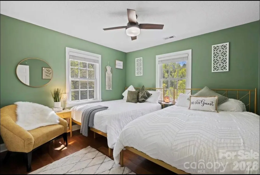 Photo of 29 Miranda Knoll