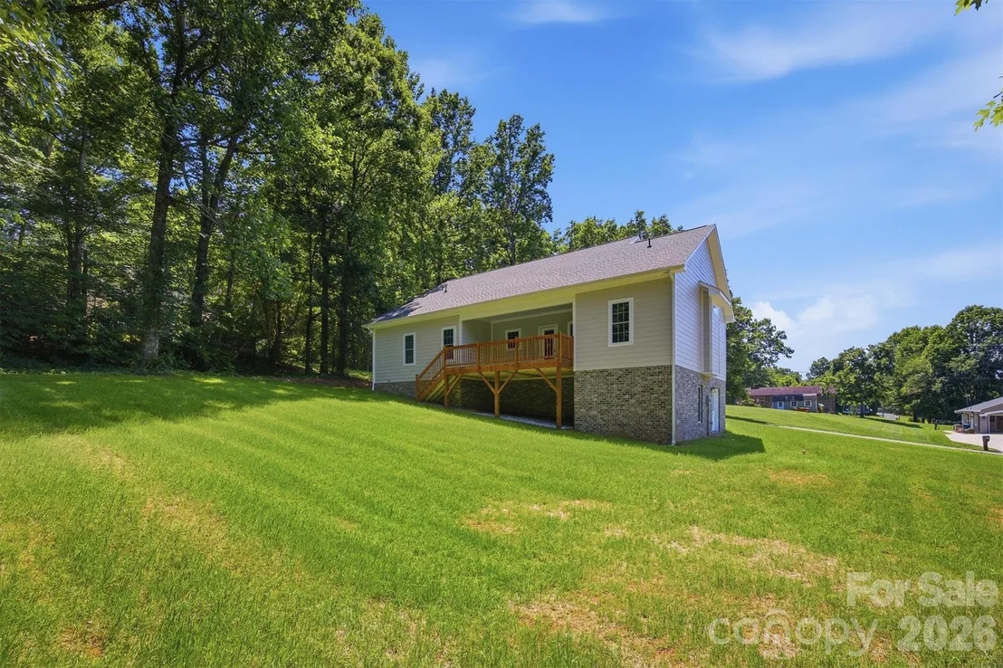 Photo of 107 Meadow View Street