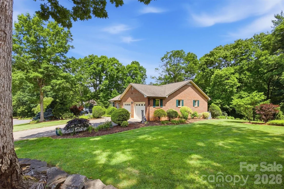 Photo of 232 Westwood Drive