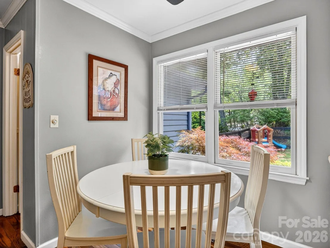 Photo of 707 Dogwood Trail