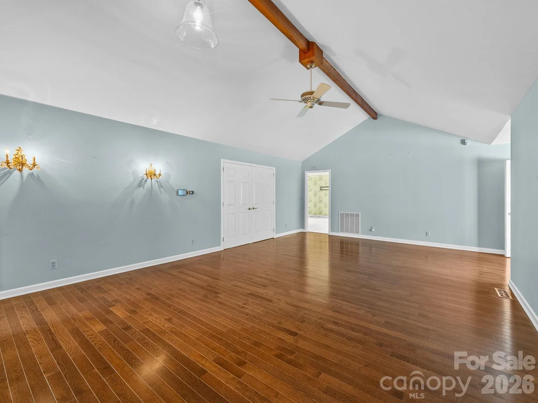 Photo of 140 Meadowlark Drive