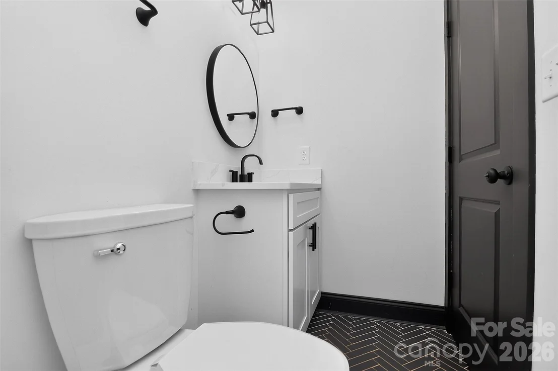 Photo of 2736 Royston Road