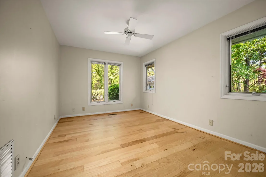 Photo of 176 Fox Run Lane
