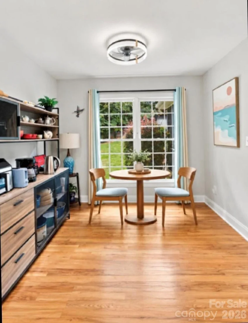 Photo of 1463 Brookstone Drive