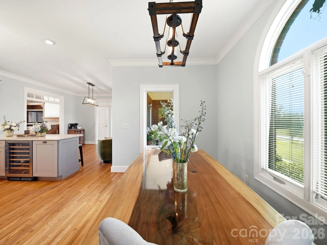 Photo of 2950 Pearidge Road