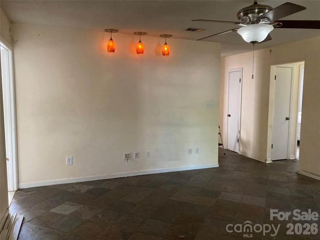 Photo of 526 Hillcrest Drive