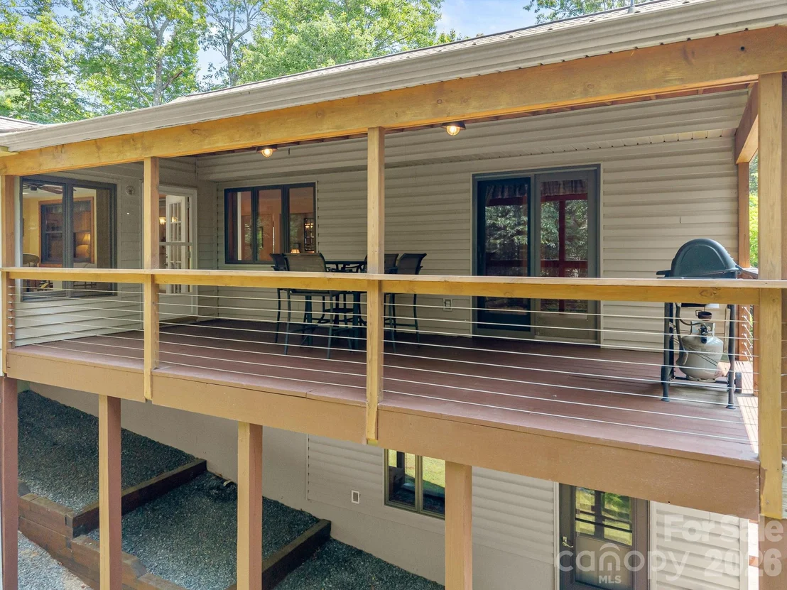 Photo of 620 Thunder Road