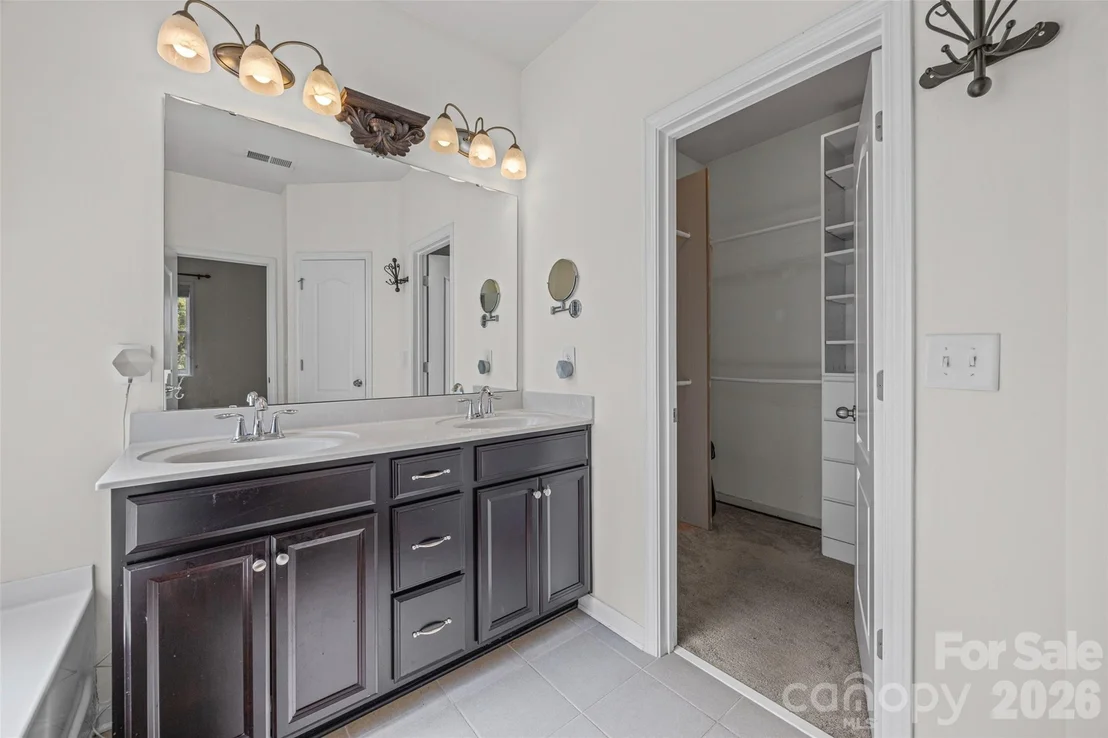 Photo of 406 Livingston Drive
