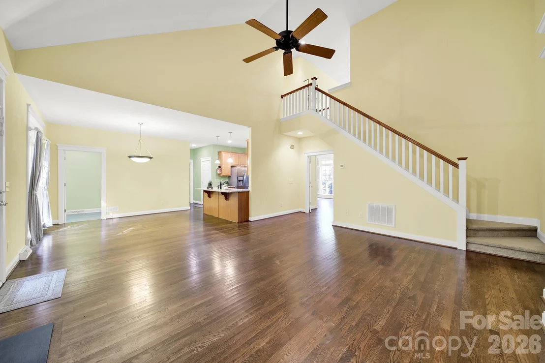 Photo of 1512 Calvin Hal Road