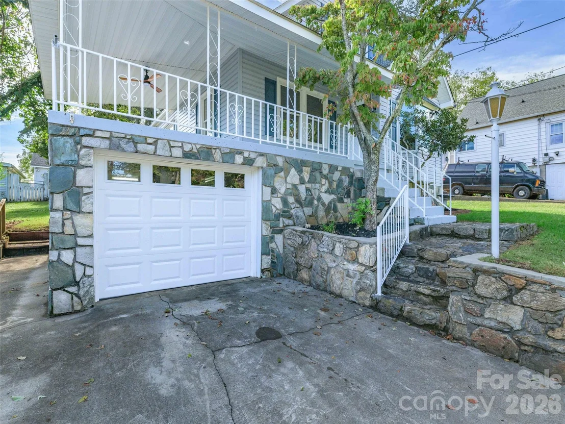 Photo of 135 Patton Avenue