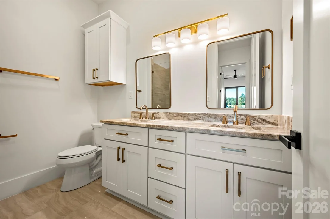 Photo of 438 Mapleton Lane