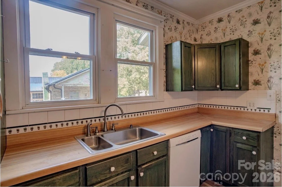 Photo of 401 8th Street