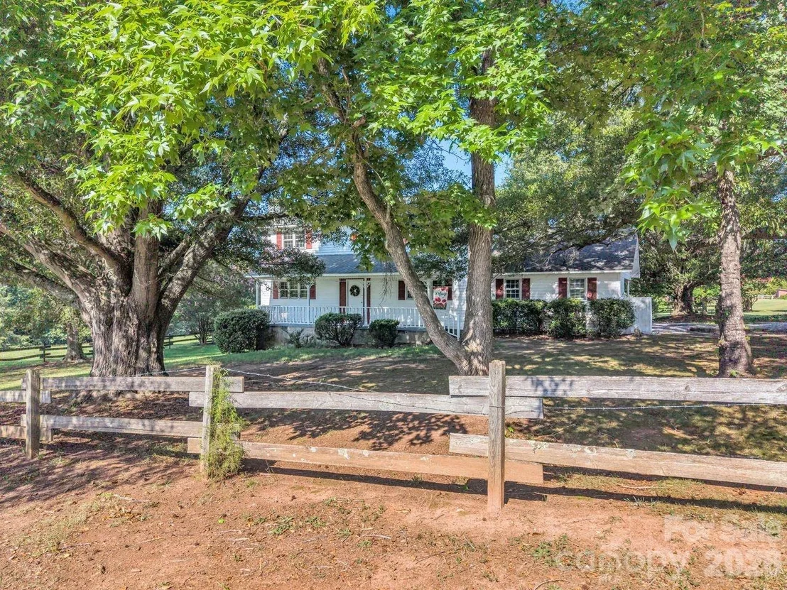 Photo of 244 Chapman Road