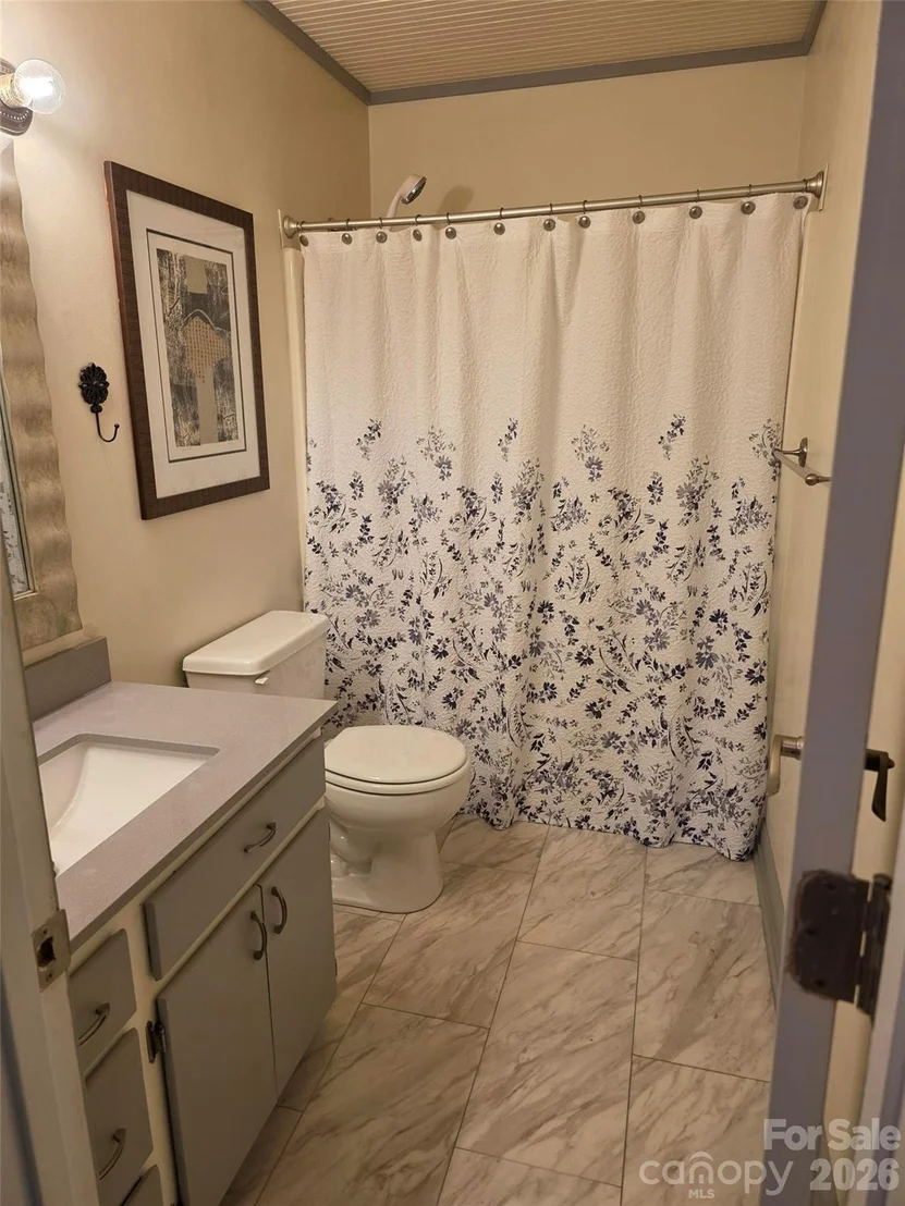 Photo of 1190 Landsdowne Drive