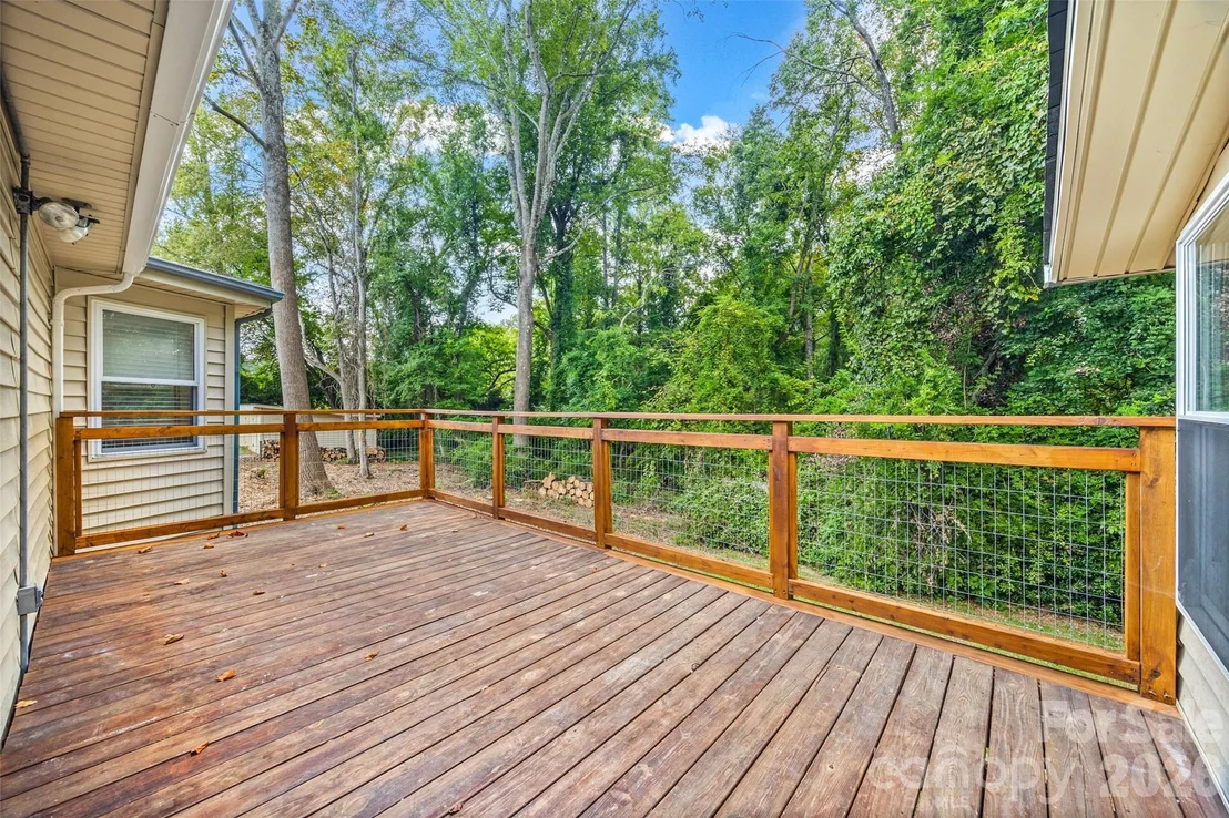 Photo of 281 Schoolside Drive