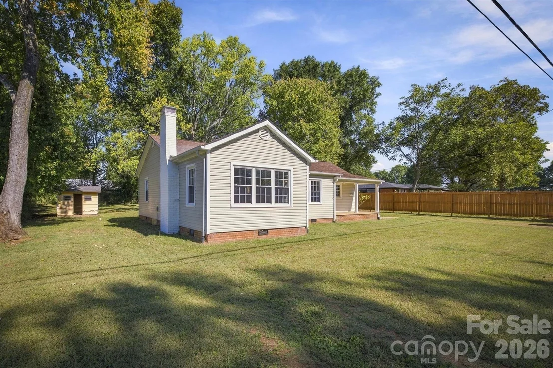 Photo of 2941 Highland Drive