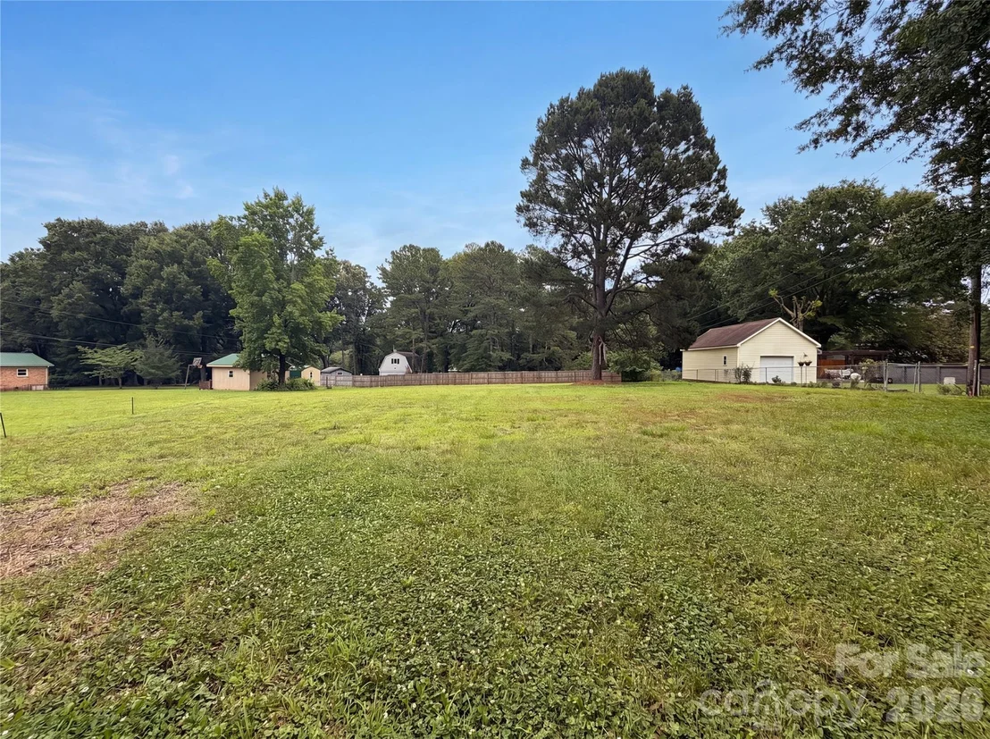 Photo of 141 Greenbriar Drive