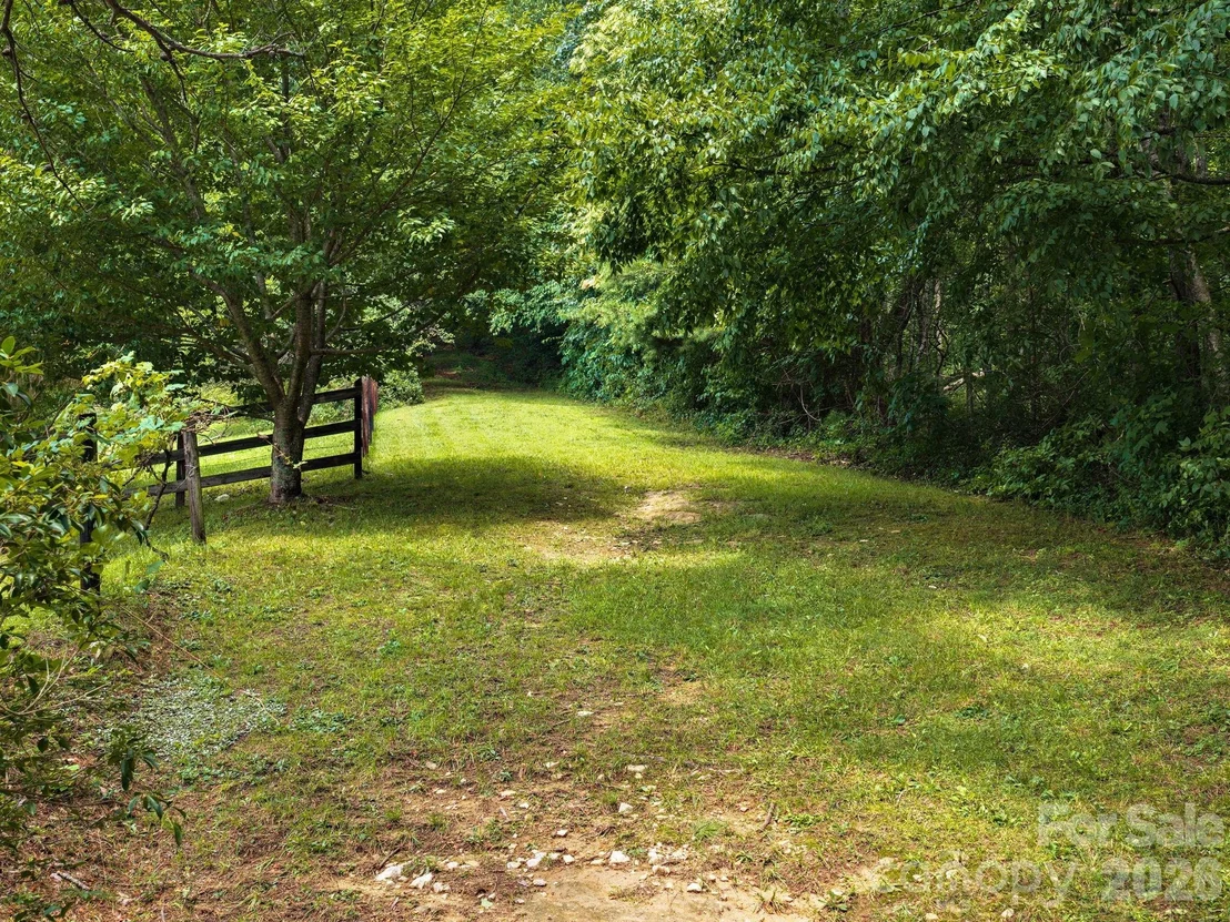 Photo of 24 Nesbitts Olde Farm Road