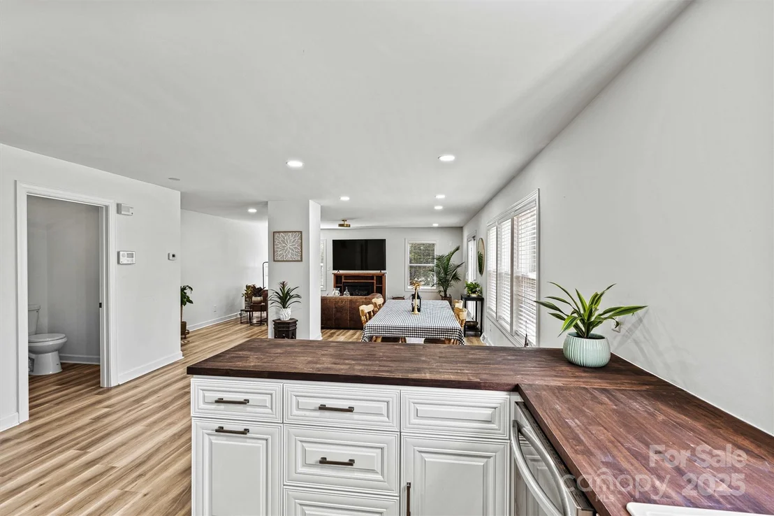 Photo of 3995 Burton Lane