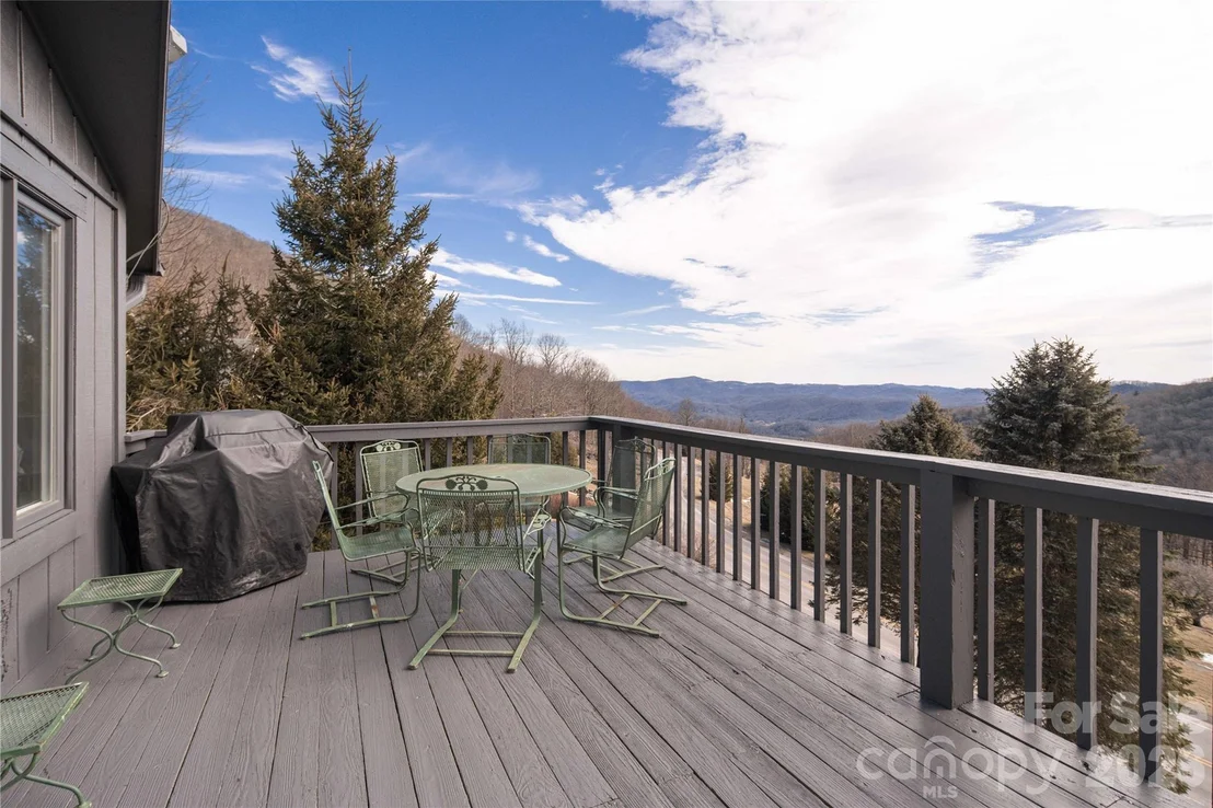 Photo of 1628 Skyland Drive