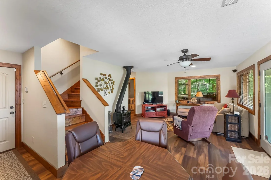 Photo of 590 Larkhaven Drive