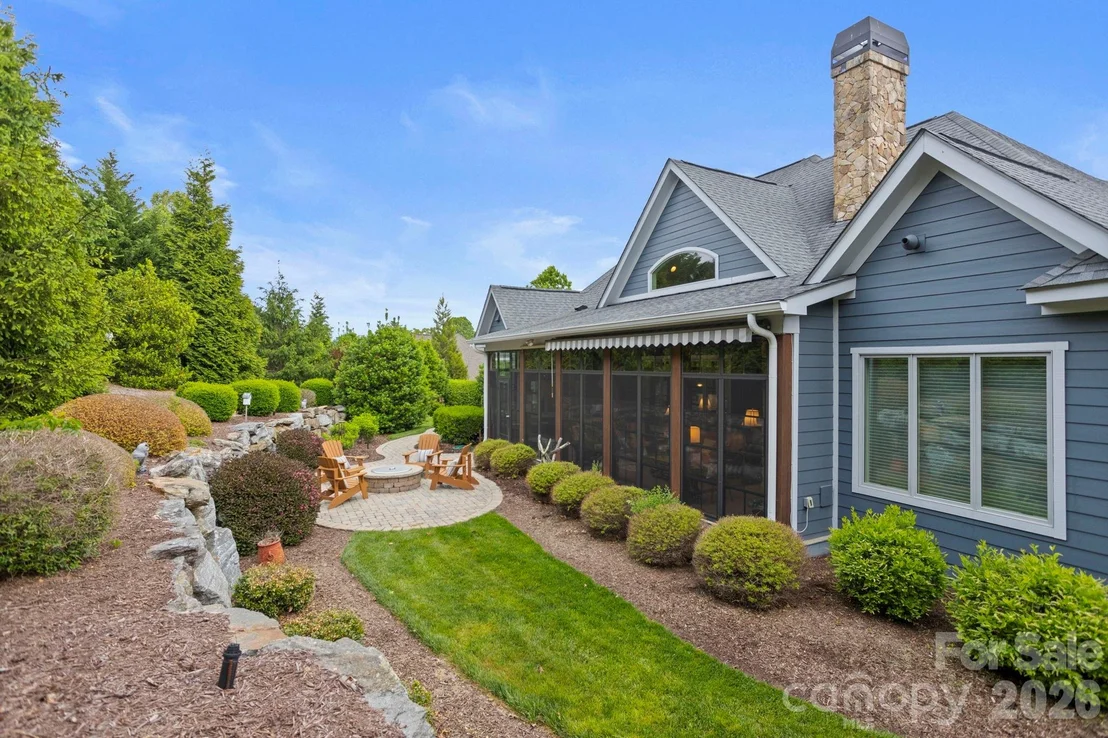 Photo of 390 Shipman Parkway
