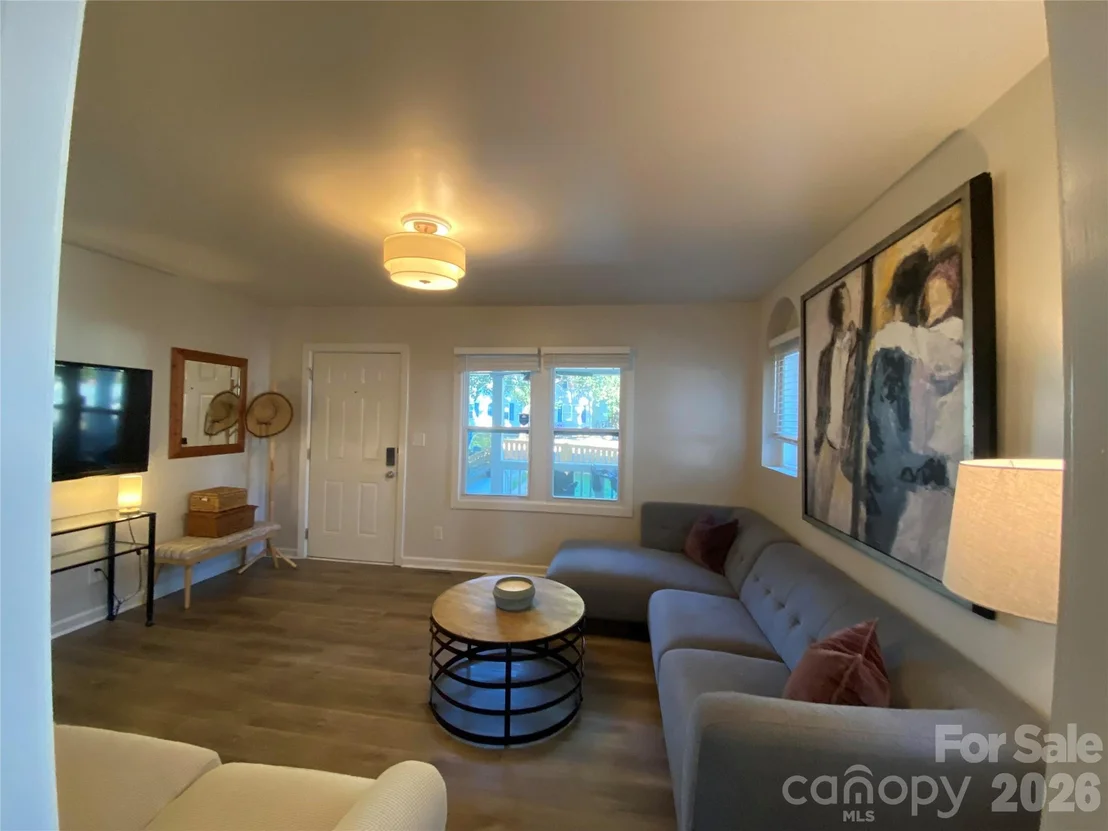 Photo of 2906 Rush Avenue