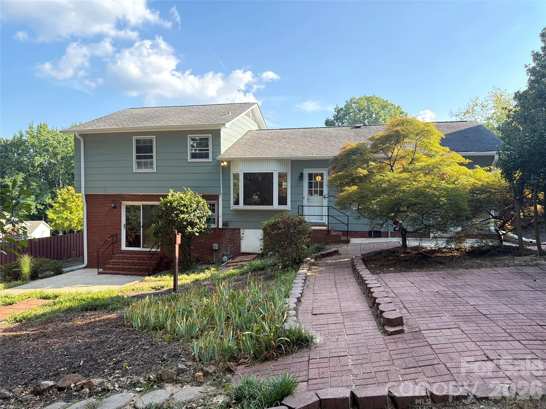 Photo of 1030 Mclaughlin Drive