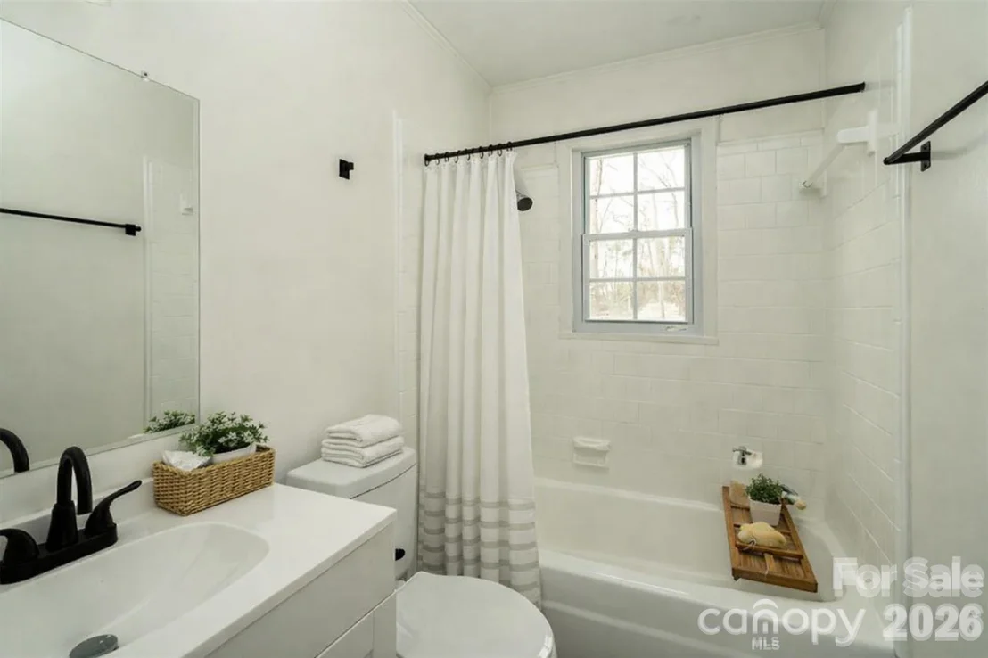 Photo of 3115 Crestview Drive
