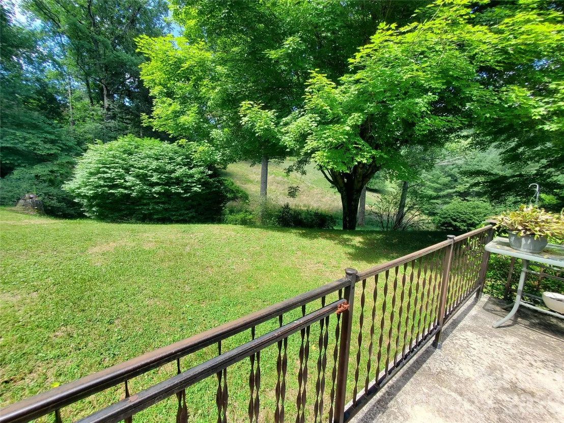 Photo of 886 Hanging Rock Road