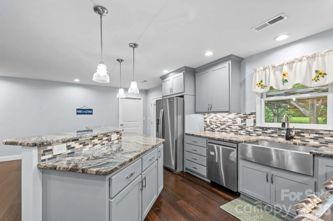 Photo of 465 Bonanza Drive