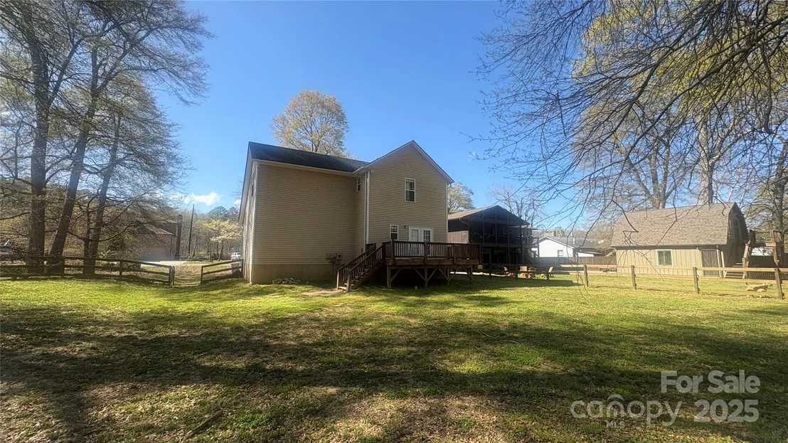 Photo of 1134 Riverside Drive