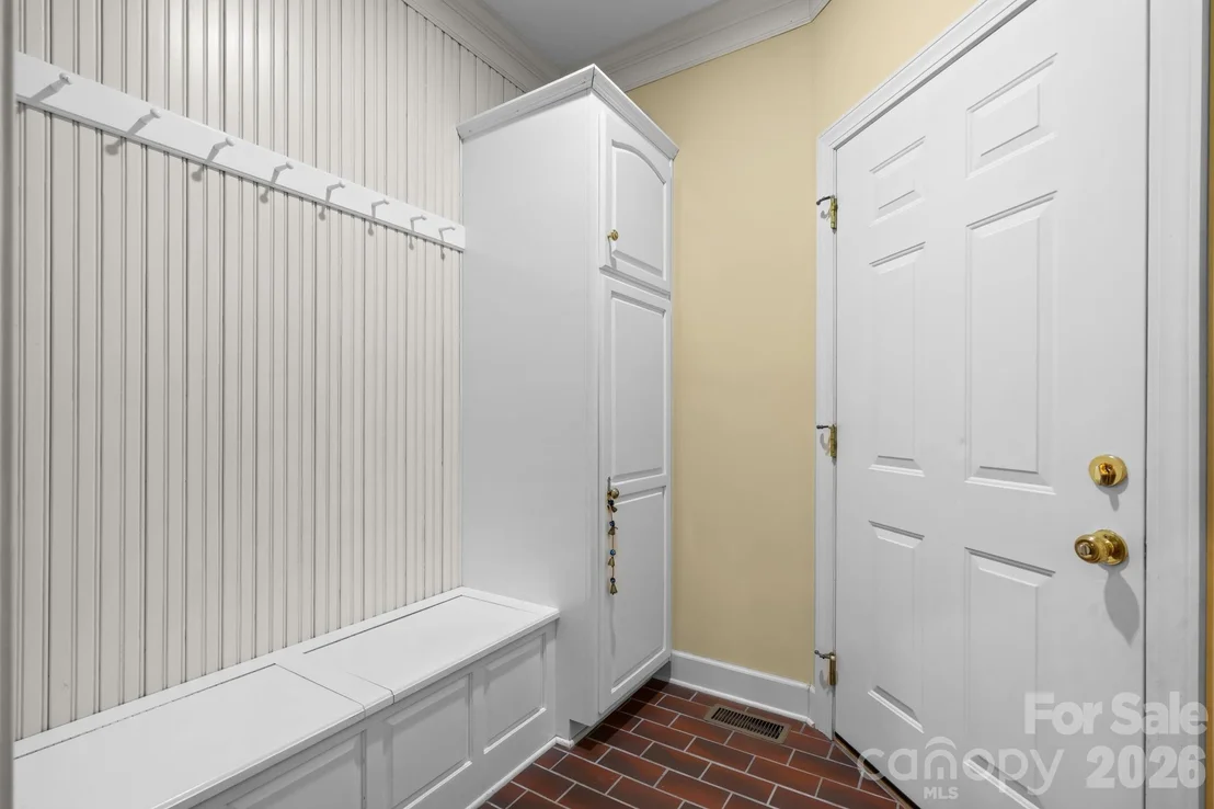 Photo of 3740 Pinecrest Drive NE
