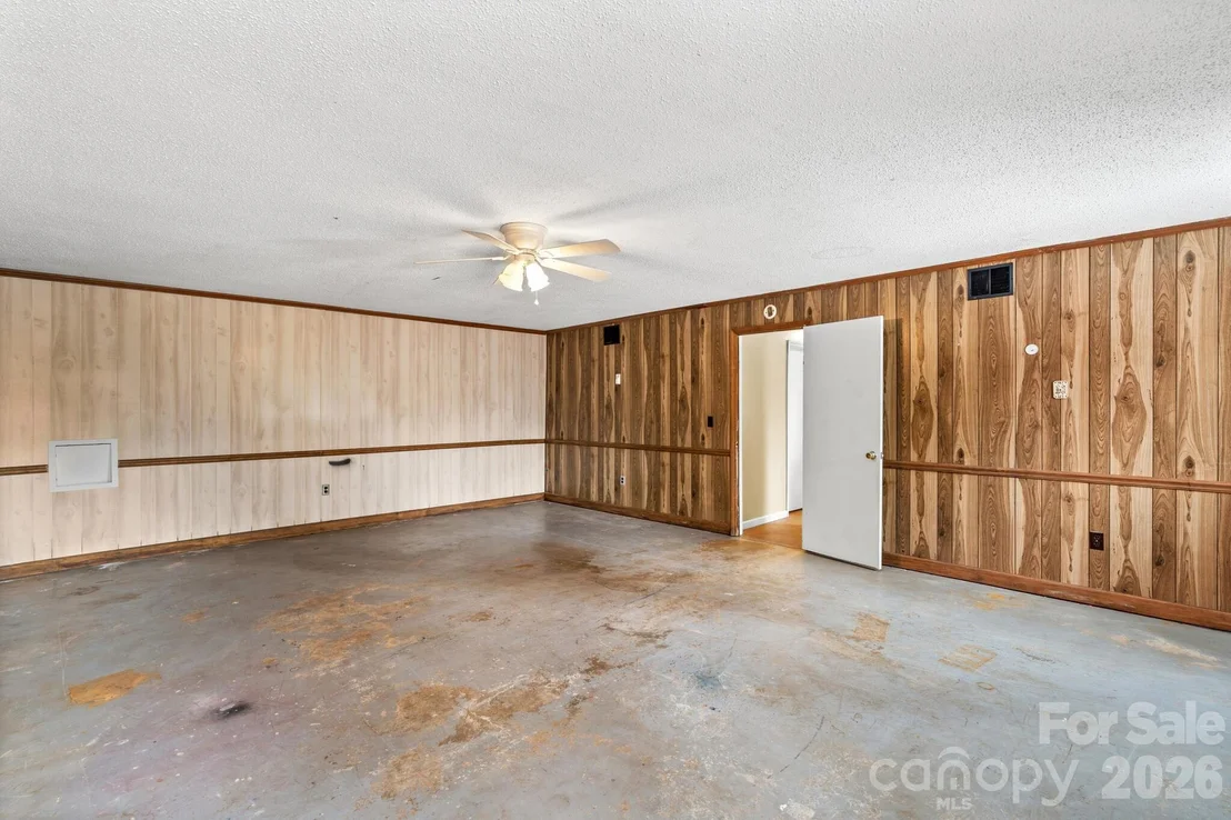 Photo of 535 Log Barn Road
