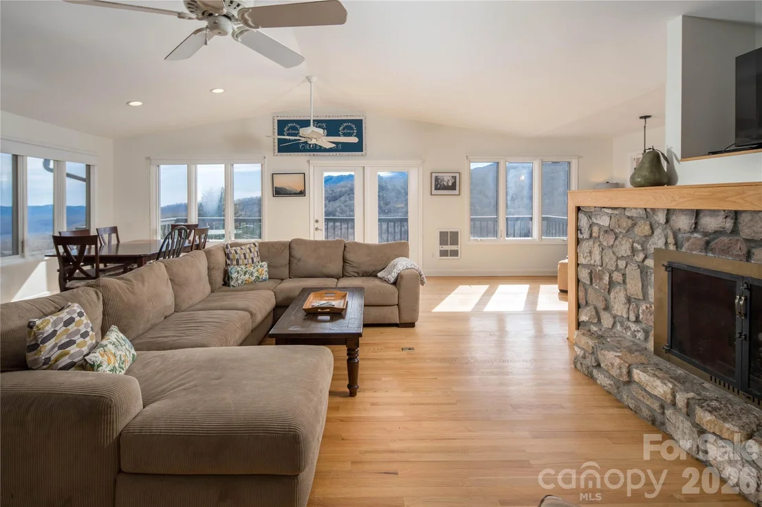 Photo of 1628 Skyland Drive