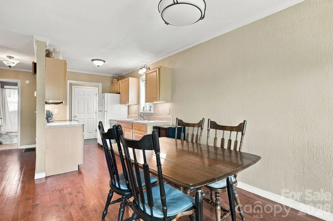 Photo of 190 Camelot Drive