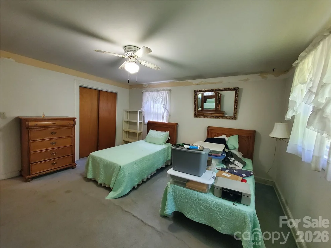 Photo of 886 Hanging Rock Road