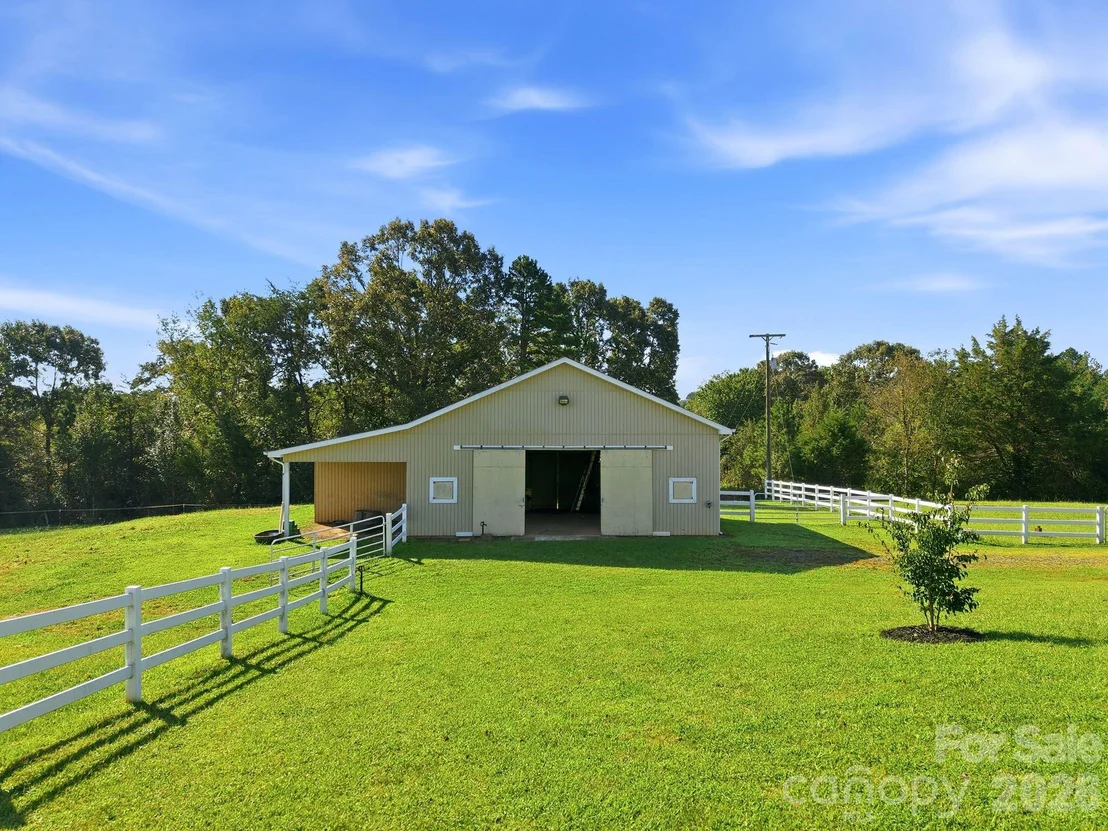 Photo of 2950 Pearidge Road