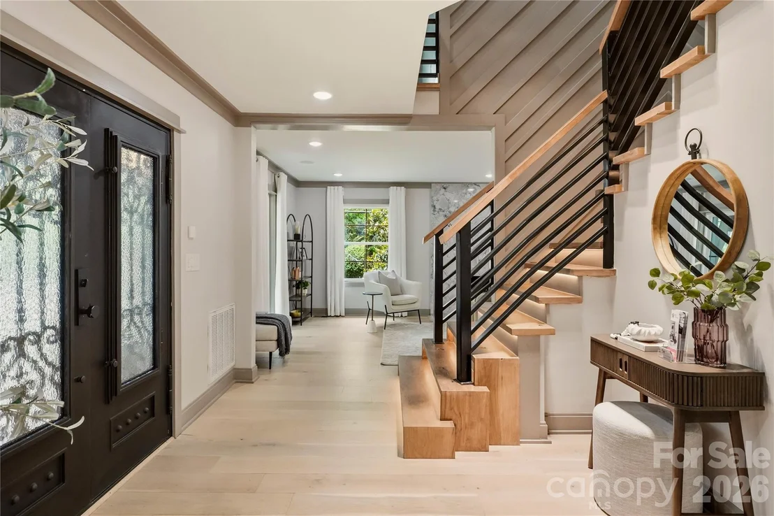 Photo of 2919 Colony Road