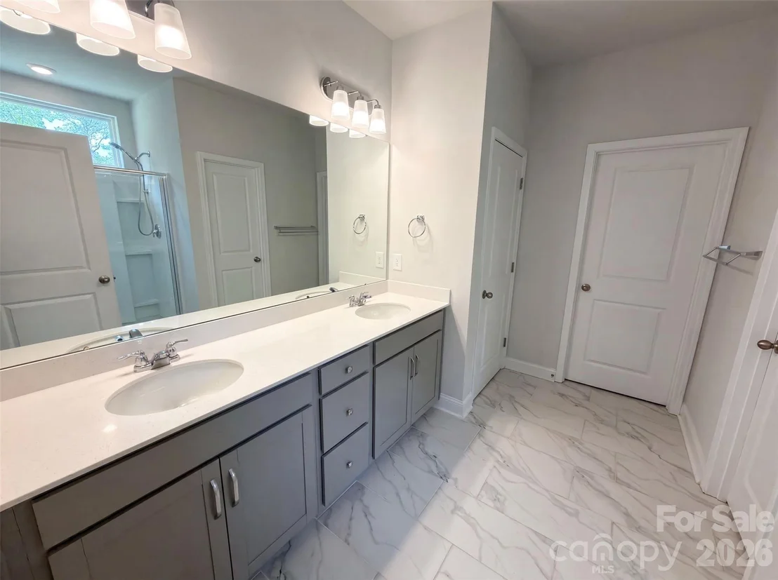 Photo of 1217 Black Walnut Street