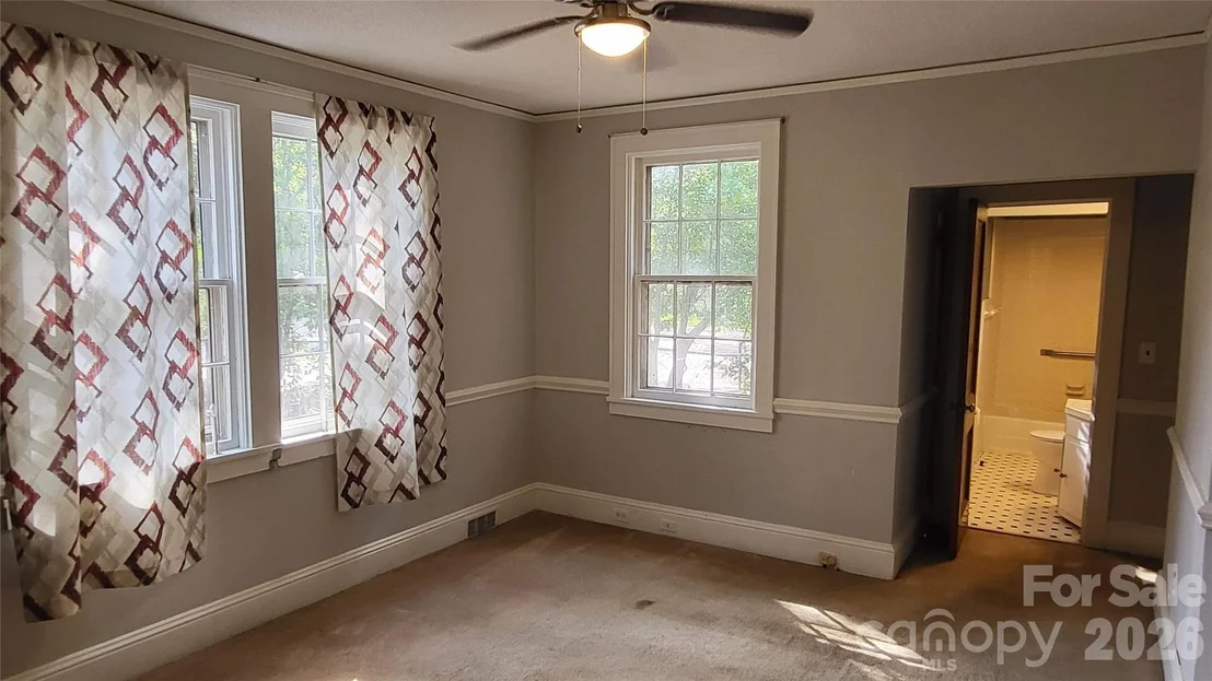 Photo of 504 Chesterfield Avenue