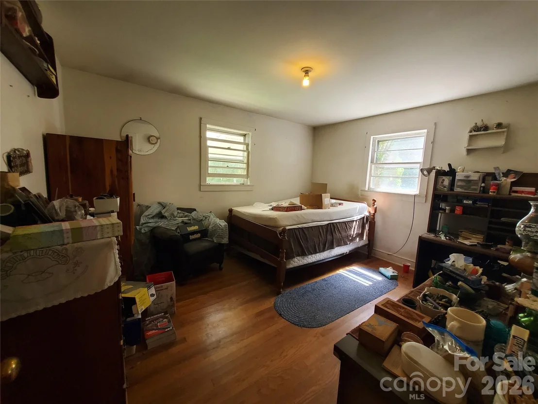 Photo of 886 Hanging Rock Road