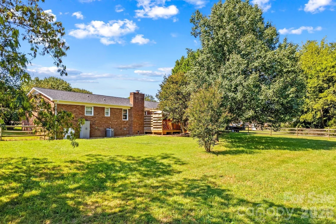 Photo of 230 E Old Farm Road